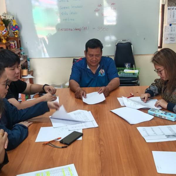 ดำเนินงานโครงการระบบส่งเสริมการเกษตรแบบแปลงใหญ่ด้านปศุสัตว์ และดำเนินงานโครงการสืบสานอาชีพพระราชทานโคนม ( Young Dairy Farmers)​